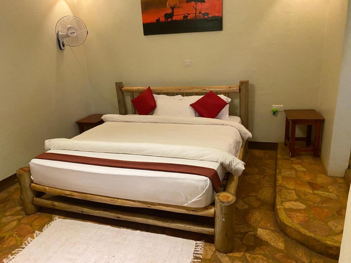 Afro Smile Hotel & Guest House - Jinja Dış mekan fotoğraf