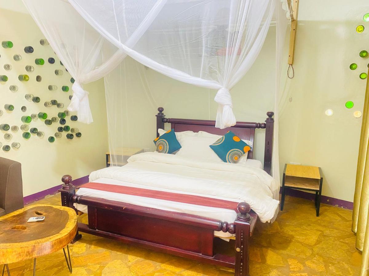 Afro Smile Hotel & Guest House - Jinja Dış mekan fotoğraf