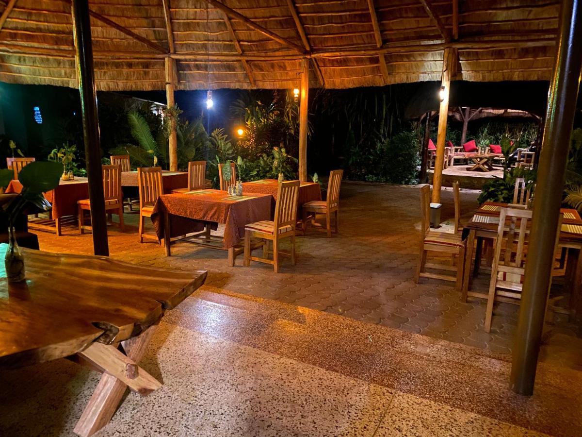 Afro Smile Hotel & Guest House - Jinja Dış mekan fotoğraf